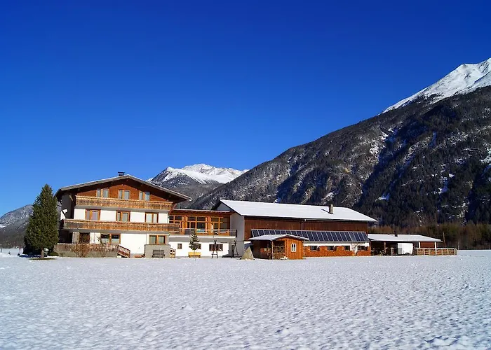 Bauernhof Dismasn Hof 아파트 *